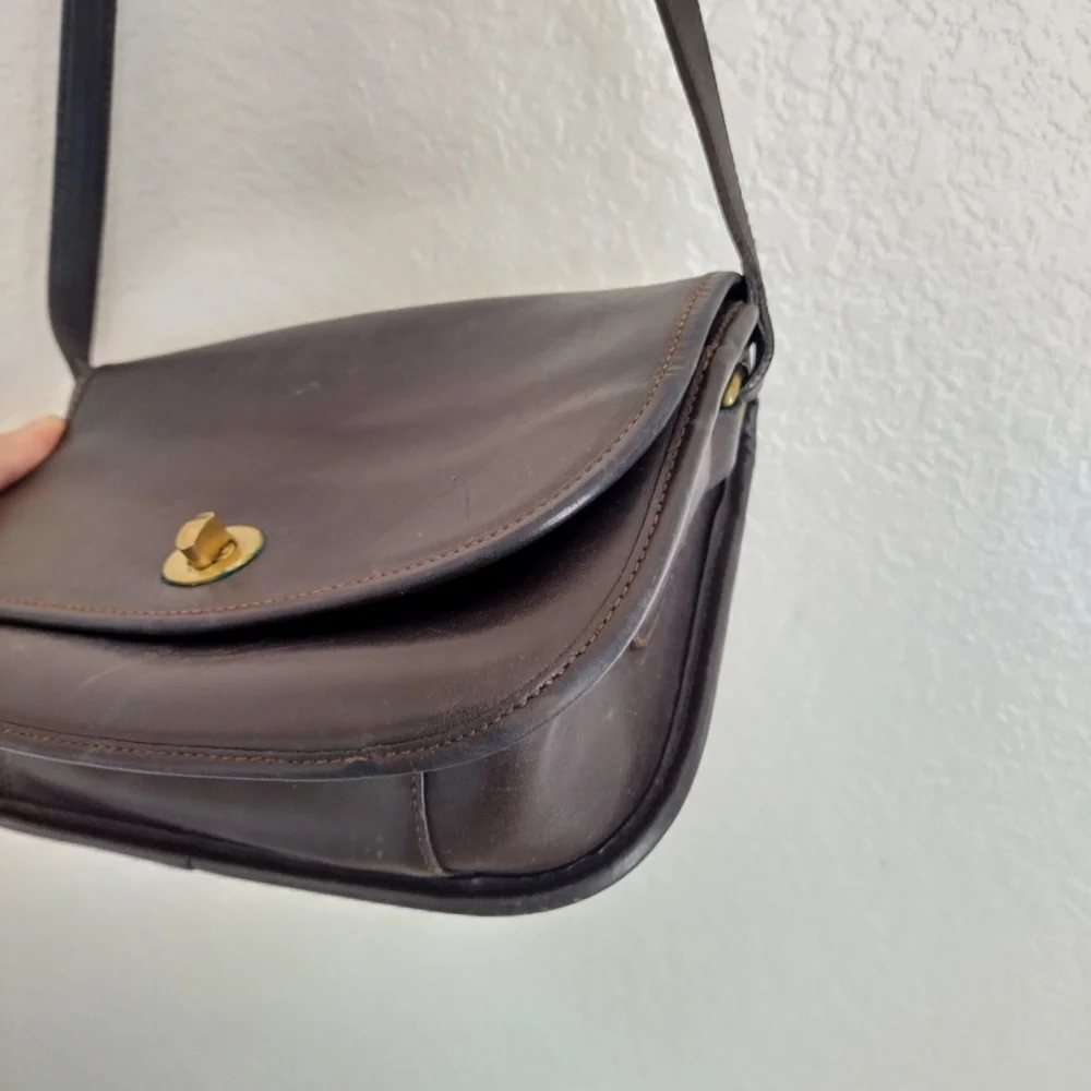 Vintage Coach 202-07 City Bag Crossbody Shoulder Dark Brown Leather